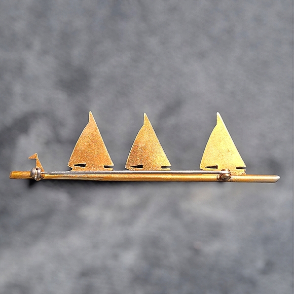 Mid-century Brass long Sail Boats Brooch - Picture 5 of 6